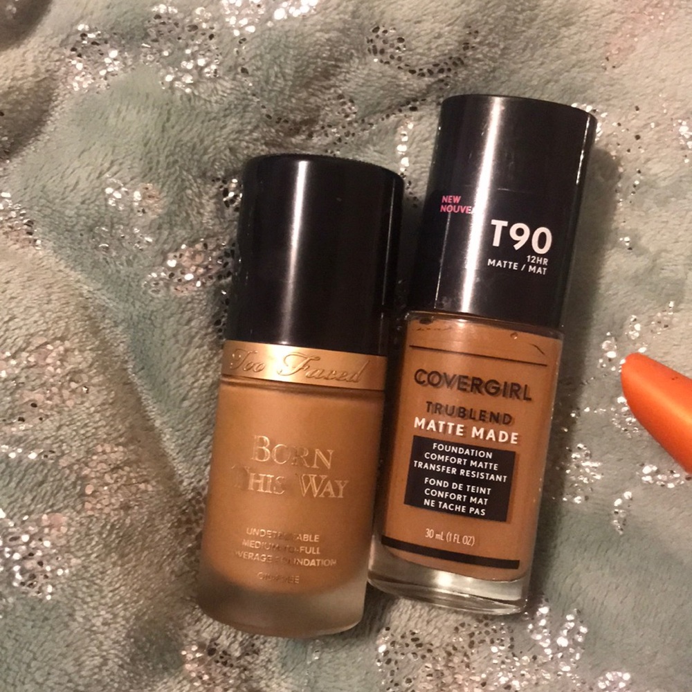 Too faced Born This way foundation (Honey)